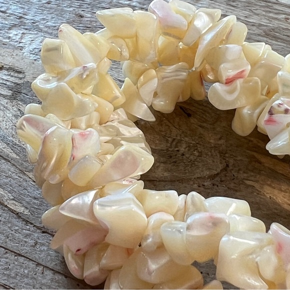 VINTAGE 1950s Sea Shell stretch cuff bracelet - Picture 9 of 16